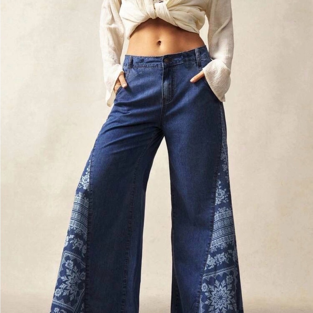 Source Unknown Blue Patterned Flare Jeans - image 2